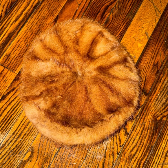 Vintage Mink Beret - Picture 2 of 4
